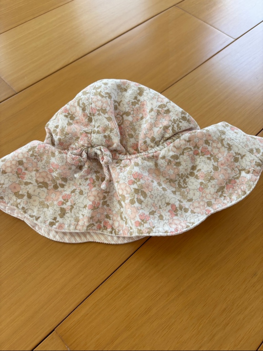 The White Company reversible sun hat